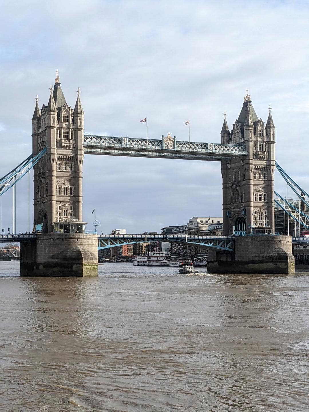 Najkrajší most v Londýne Tower Bridge.