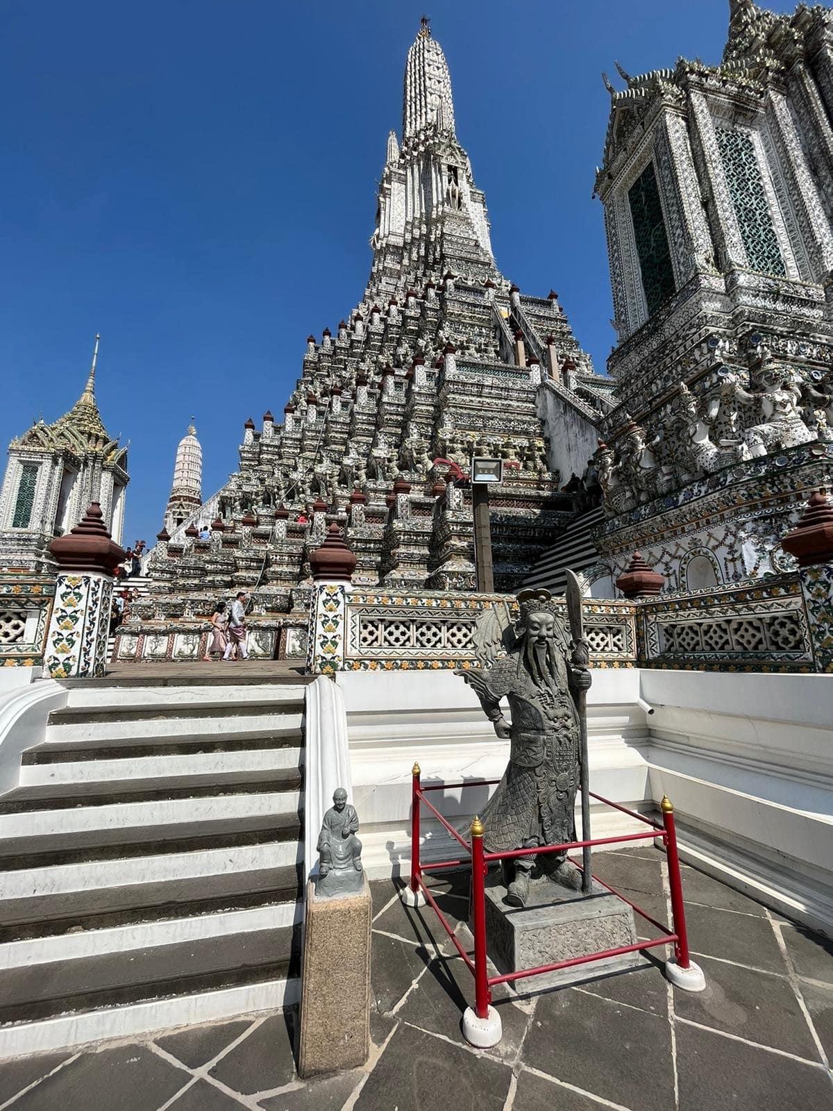 Budhistický chrám Wat Arun v Bangkoku.