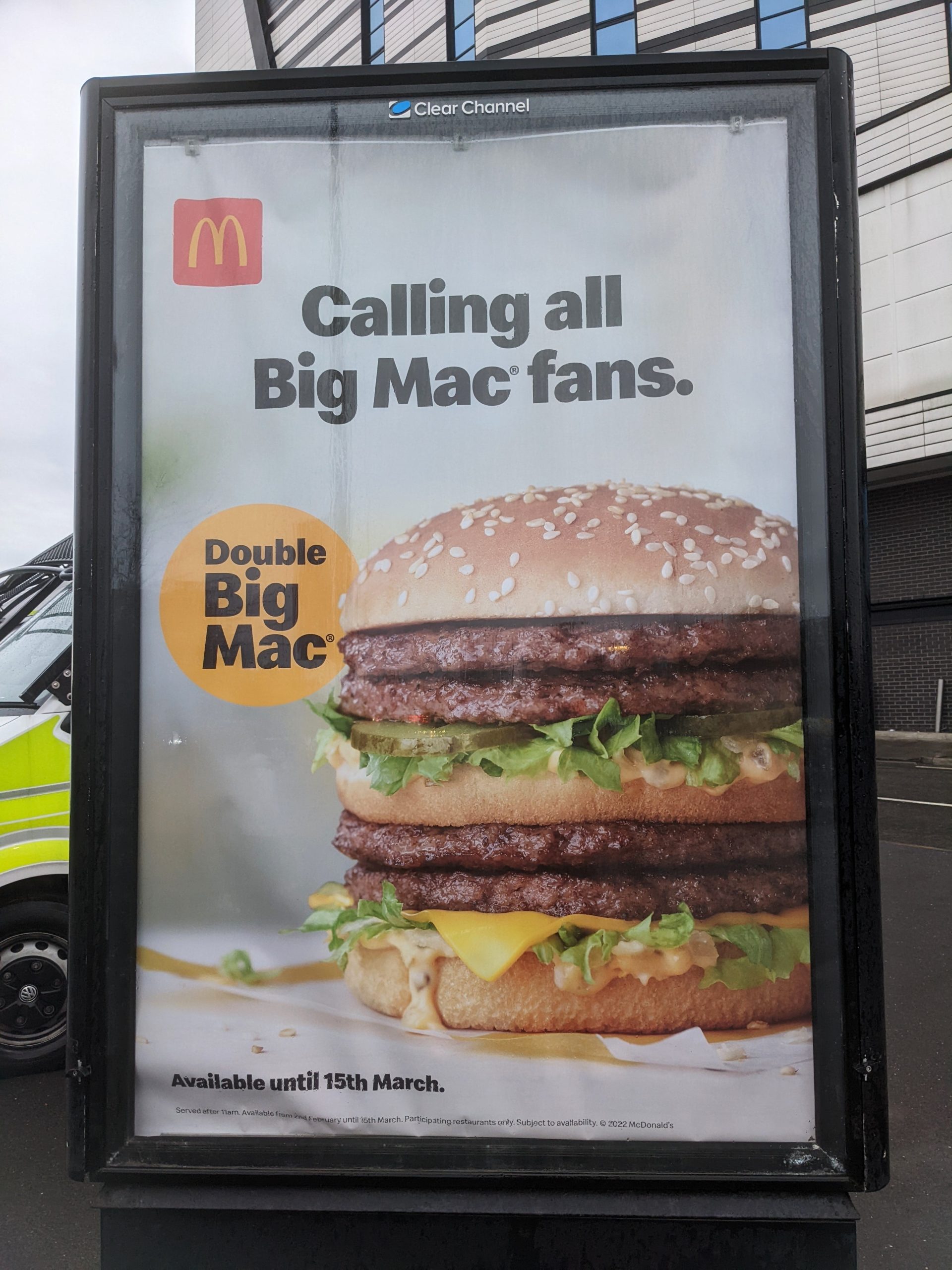 Billboard s reklamou na Double Big Mac.