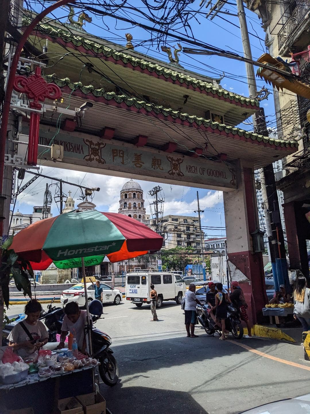 Vstup do Chinatown v Manile.