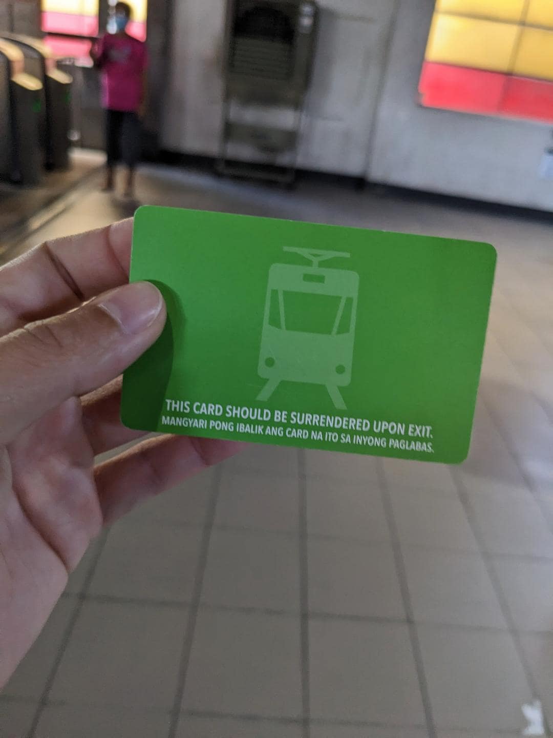 Zelený lístok na metro v Manile.