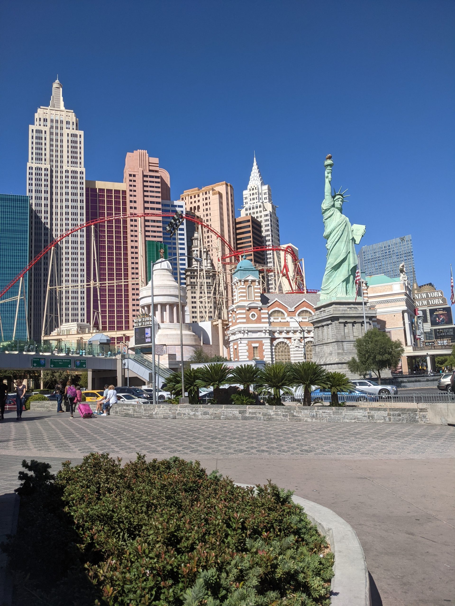 Umelo vybudované mesto New York v Las Vegas. Je vidno aj Sochu Slobody.