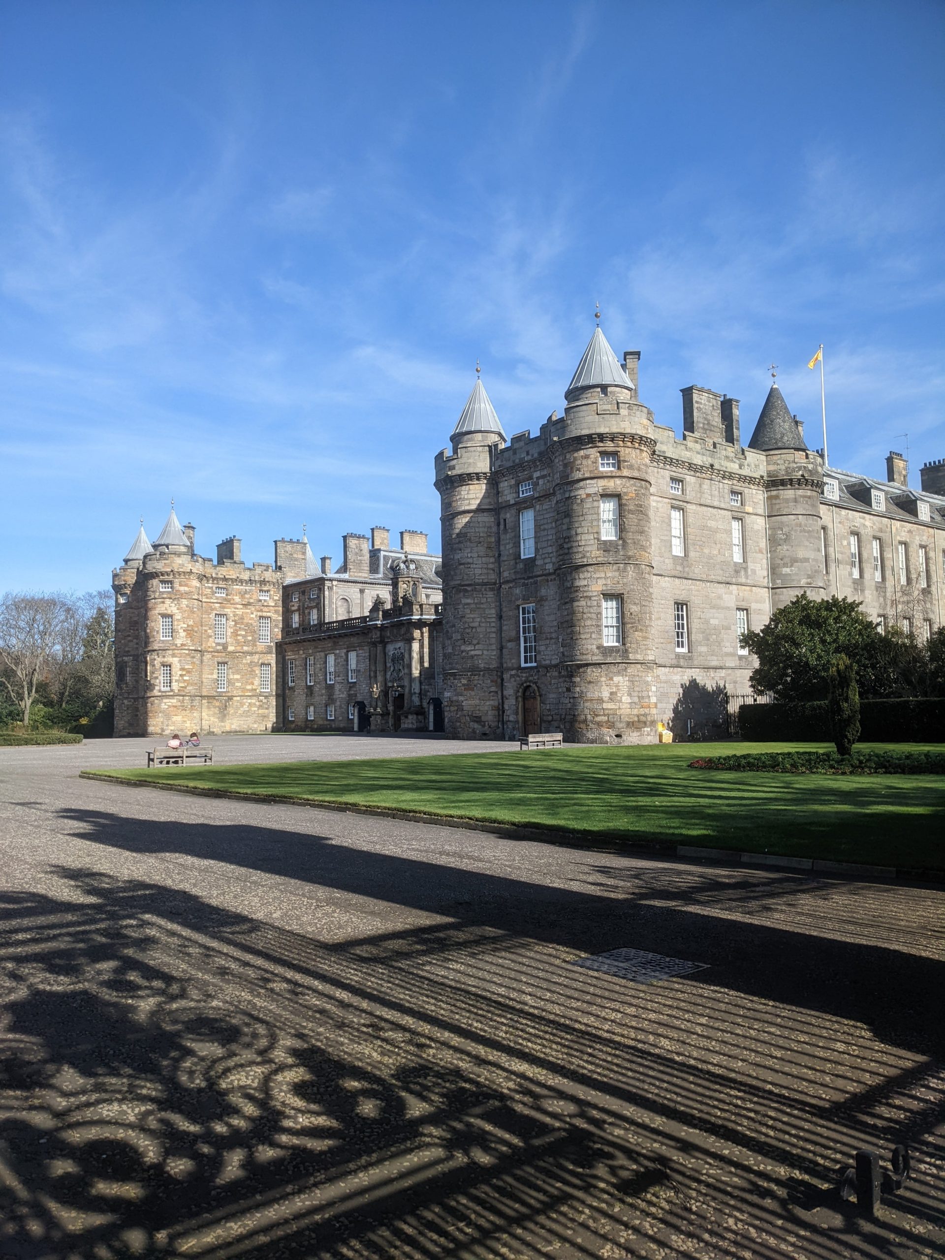 Palác, v ktorom sídli britský monarcha v Škótsku.