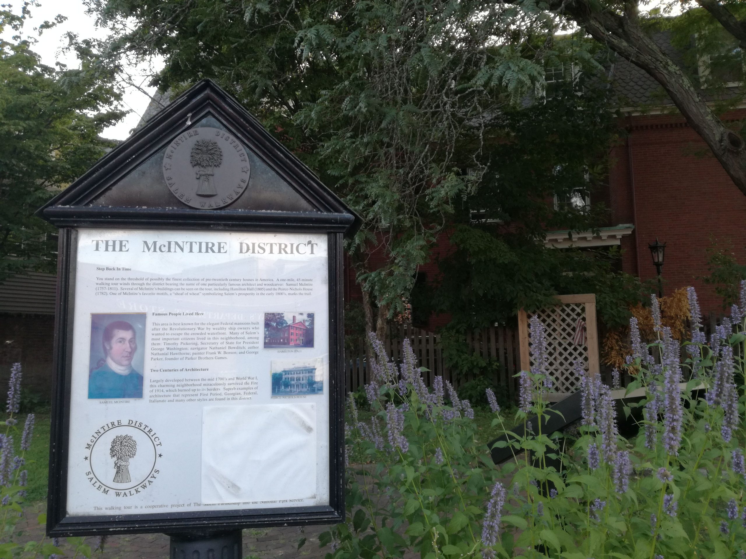 Historický dom, v ktorom žil americký spisovateľ Dom Nathaniel Hawthorne.