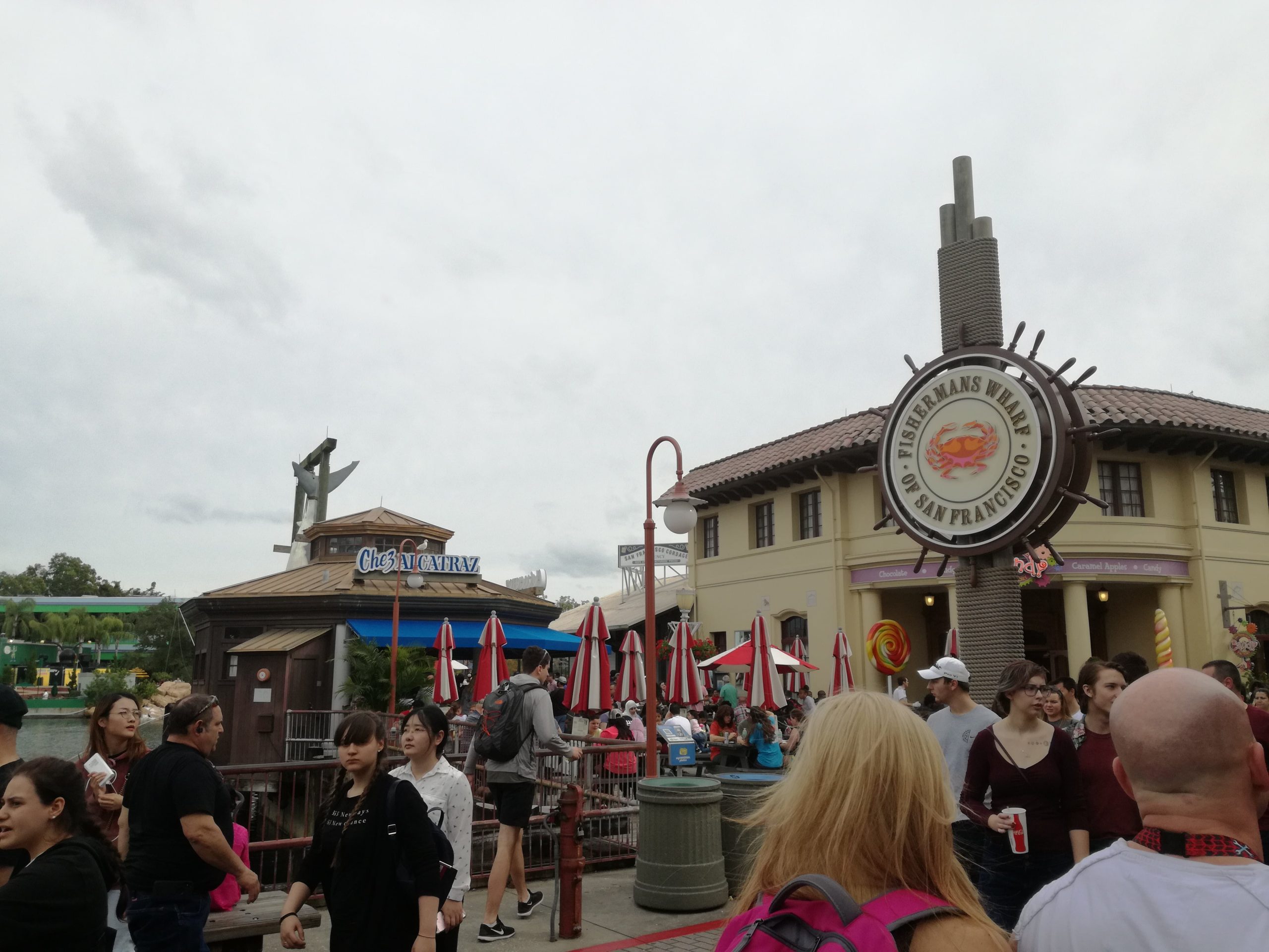 Štvrť s jedlom a suvenírmi v Universal Studios, Fisherman´s Wharf.