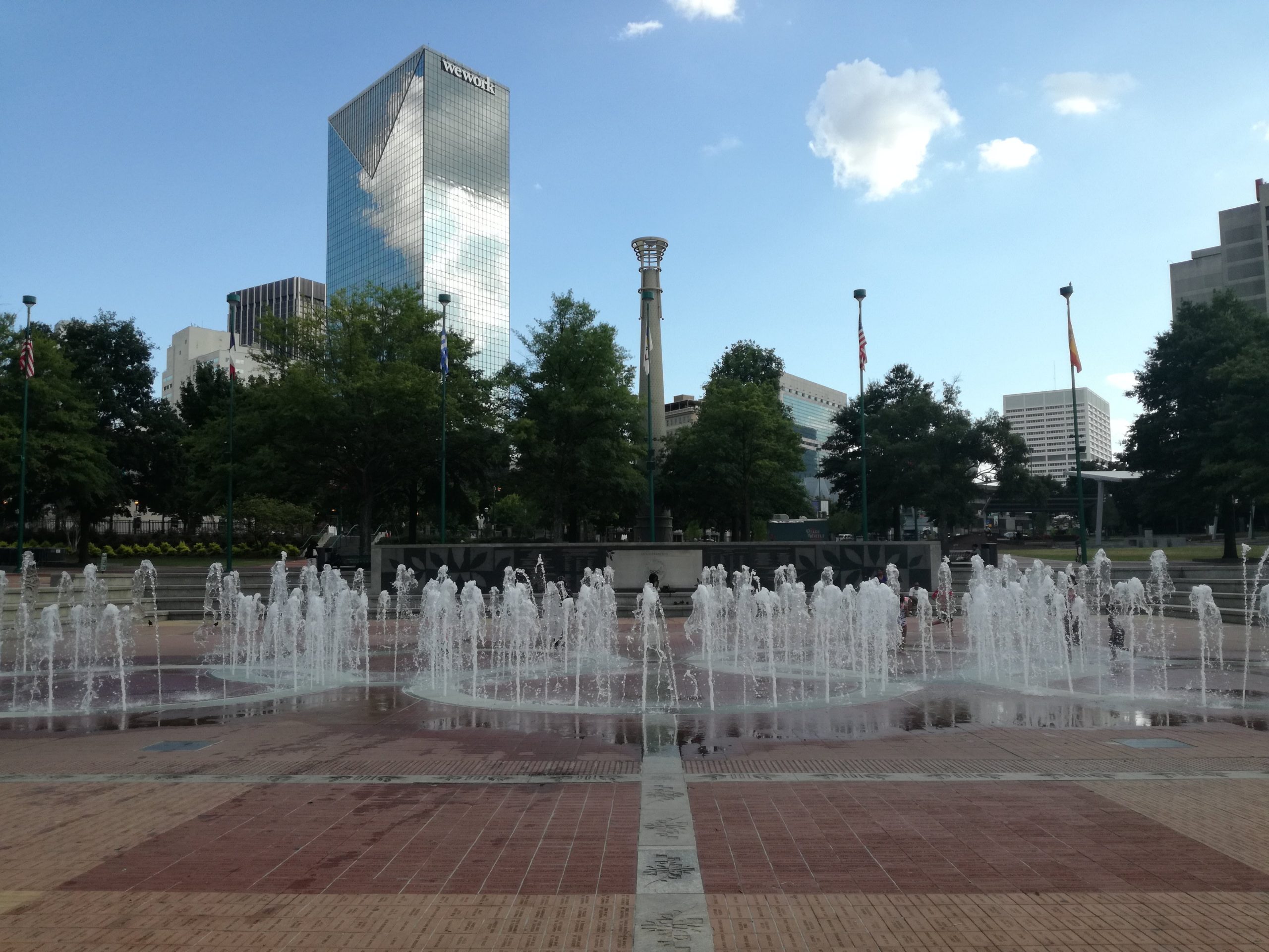 Tancujúce fontány v Atlante.