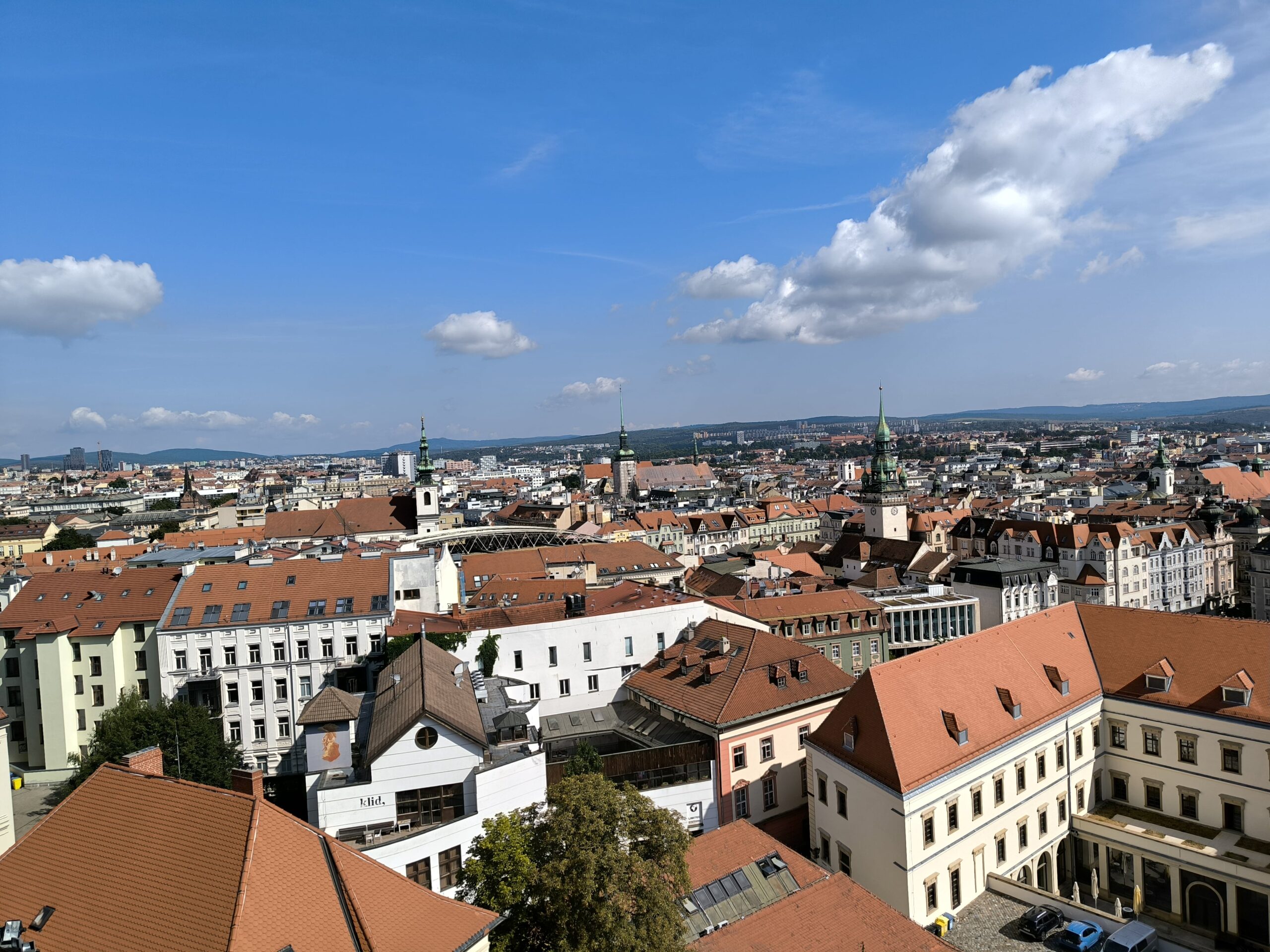 Pohľad na panorámu mesta z katedrály.